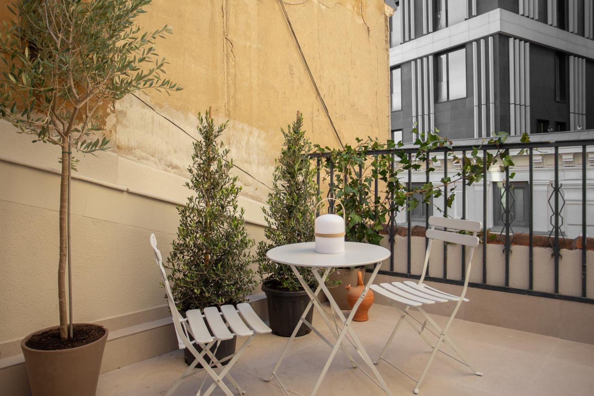 Seissta Madrid Centro "Remodelado" Aparthotel Ngoại thất bức ảnh